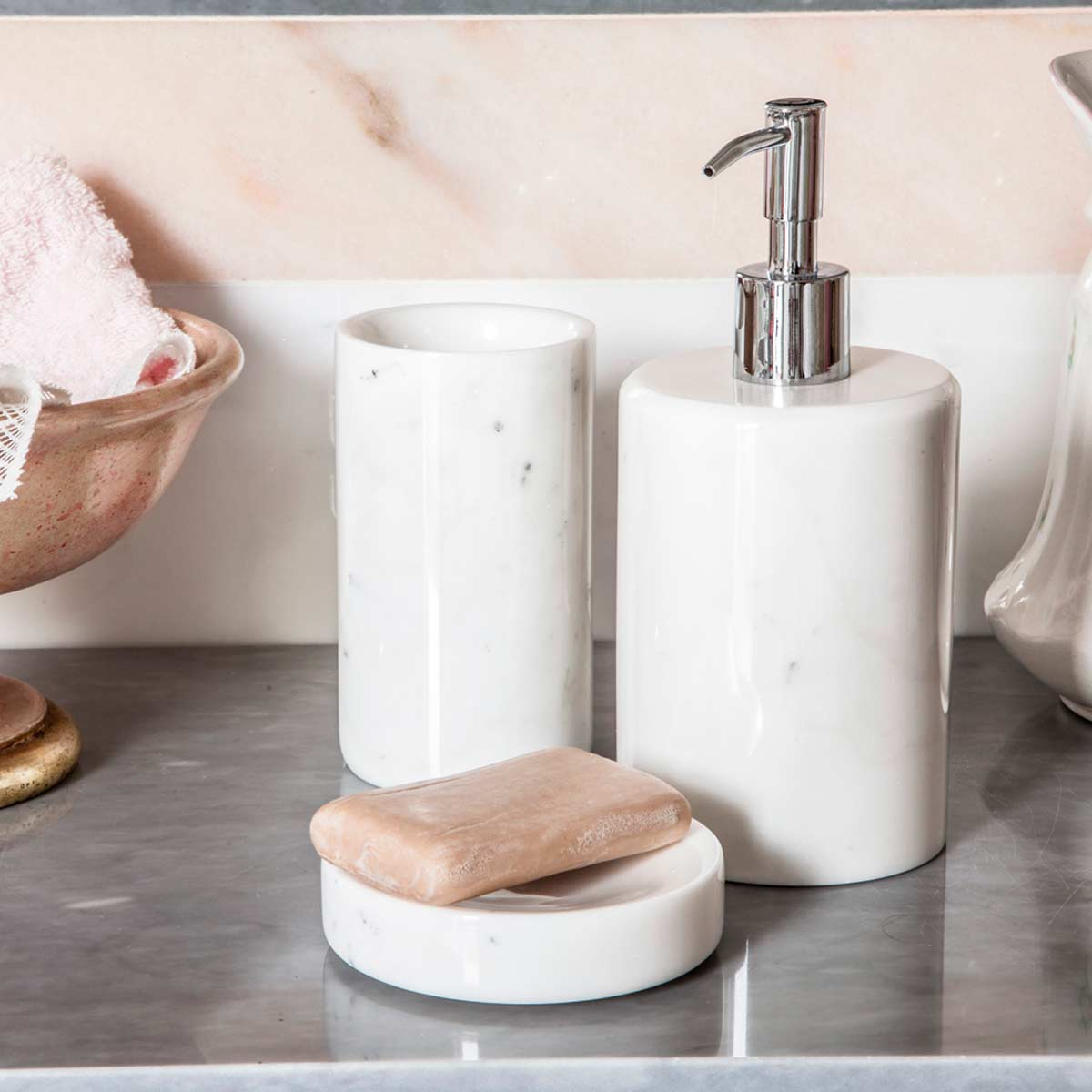 FiammettaV collezione Rounded dispenser sapone in marmo bianco - LivingDecò