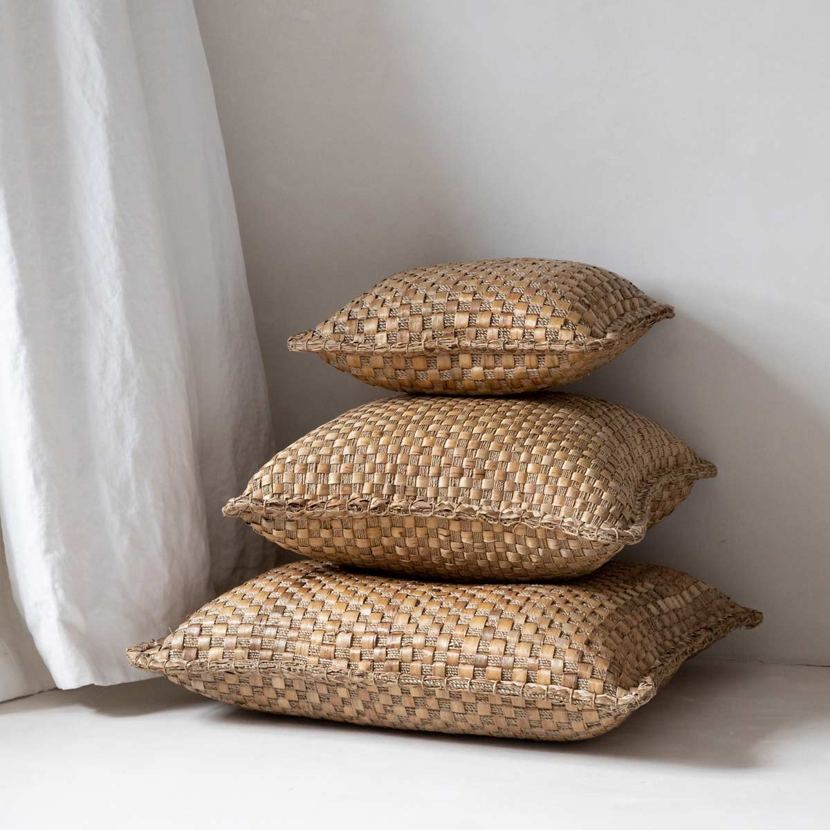 Bazar Bizar - Hyacinth cuscino 60x60 cm in giunco - LivingDecò