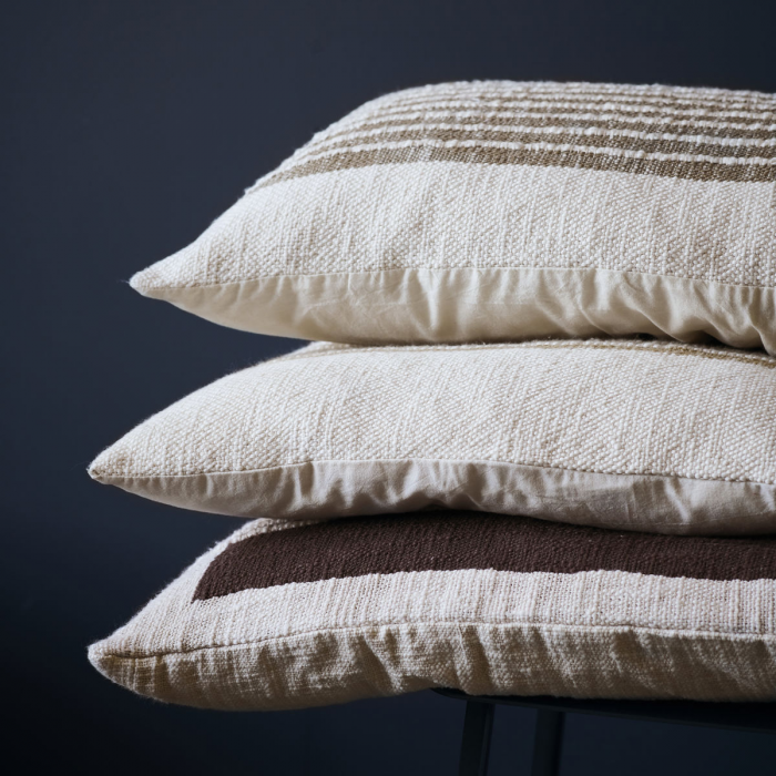 Yarn - cuscino marrone scuro e bianco