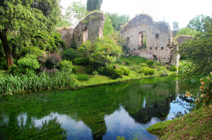 Rovine del Giardino di Ninfa Rovine del Giardino di Ninfa
