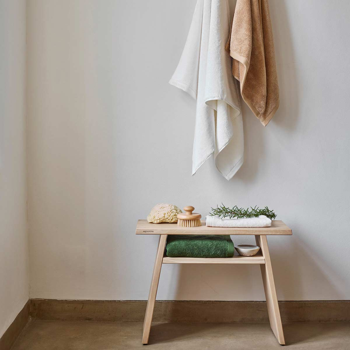 Panca porta asciugamani in legno di rovere Mink - LivingDecò