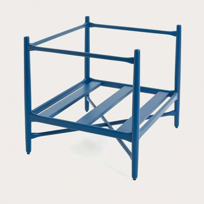 Loka - poltrona blu con struttura laccata blu