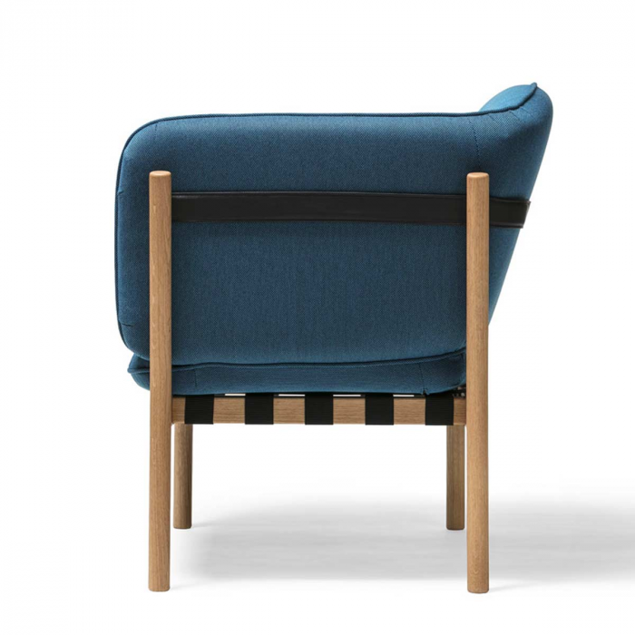 Dowel - poltrona blu con struttura in rovere