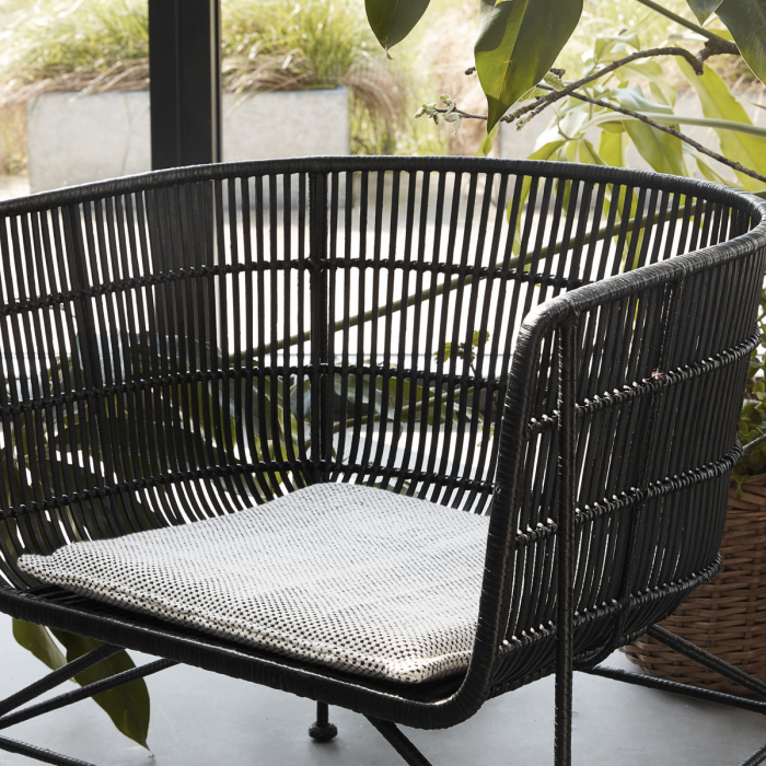 Cuun - poltrona lounge nera in rattan