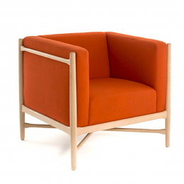 Loka - poltrona arancione con struttura in legno naturale