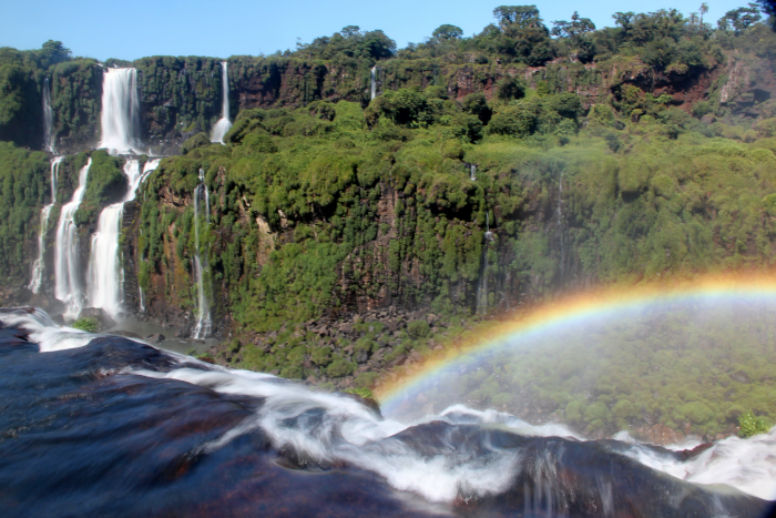 Cascate con arcobaleno Cascate con arcobaleno