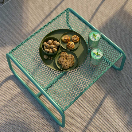 Lolita - tavolino da esterno in metallo verde Lolita - tavolino da esterno in metallo verde