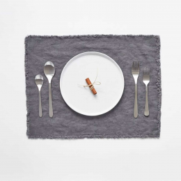 Set 6 tovagliette in lino grigio scuro con frange Set 6 tovagliette in lino grigio scuro con frange