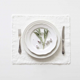 Set 6 tovagliette in lino bianco con frange Set 6 tovagliette in lino bianco con frange