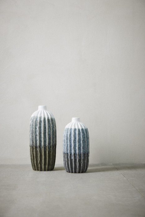 Aysia - Vaso alto in ceramica grigia con decorazione in smalto