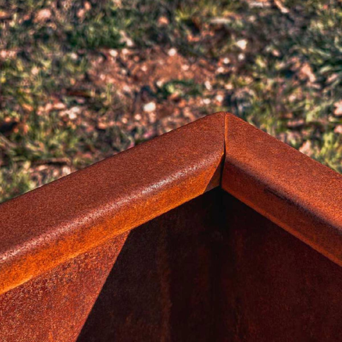 Hedron - vaso alto con base quadrata in corten