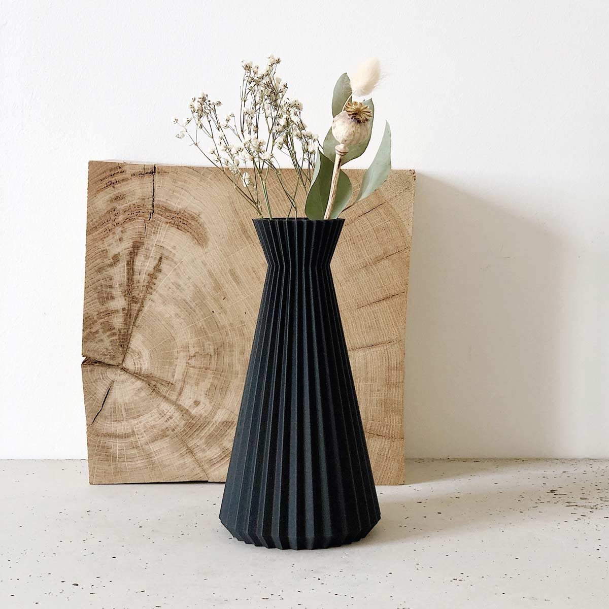 Vaso da arredo nero Ishi di Minimum Design - LivingDecò