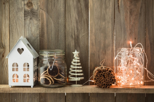 Decorare la casa per Natale con le luci Decorare la casa per Natale con le luci
