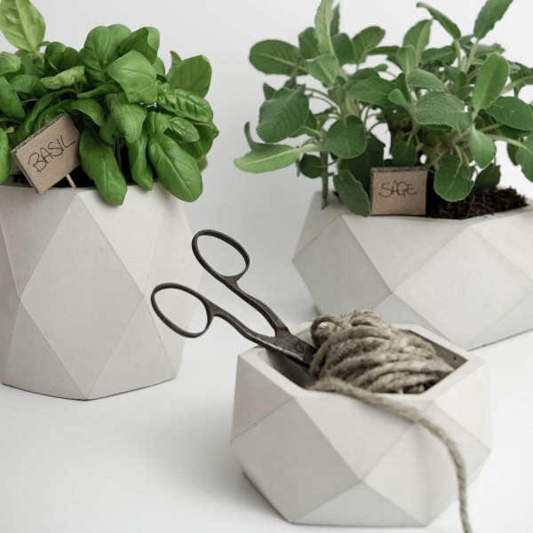 Vasi design by Facto Lab